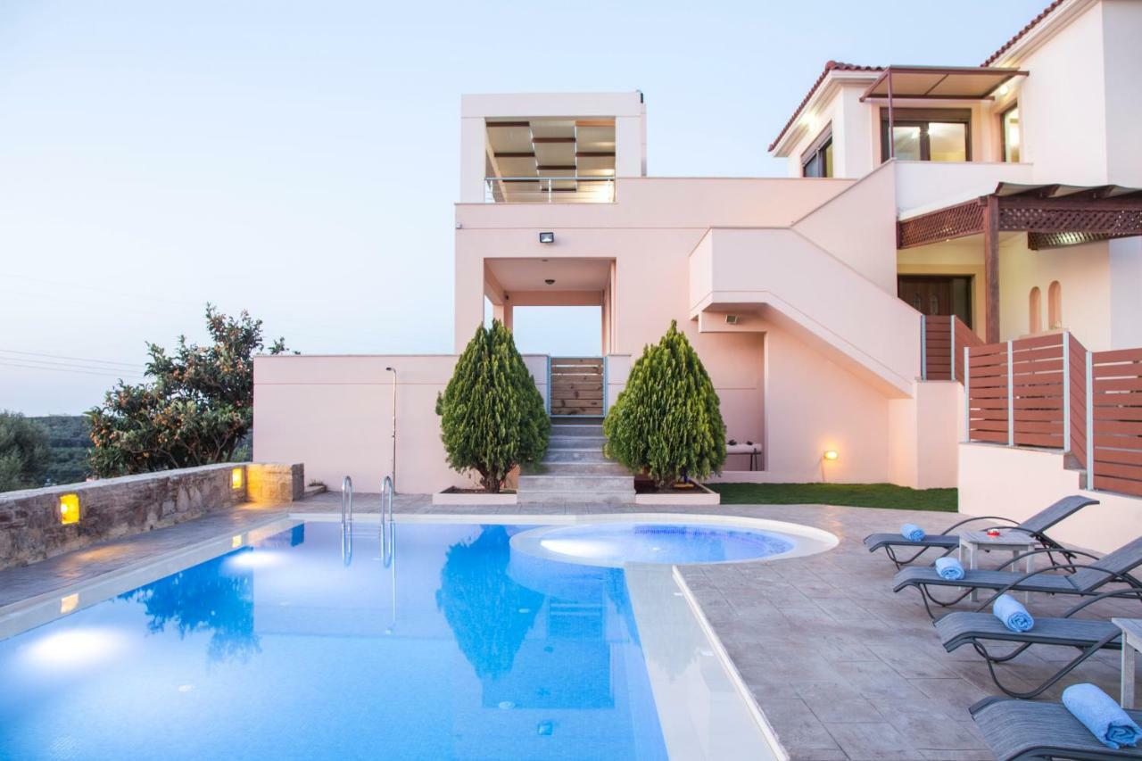 Saint George Villa Maroulás